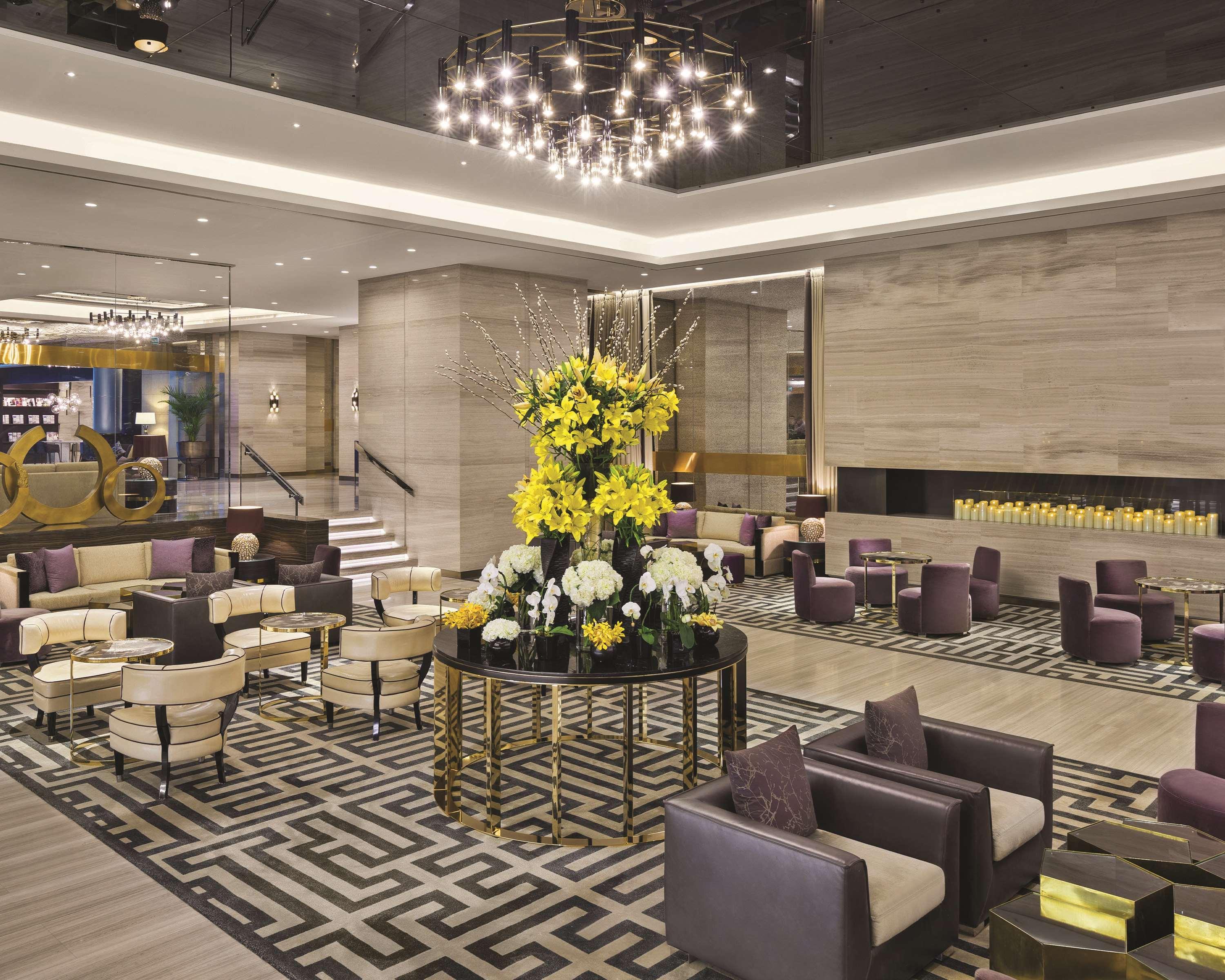 حياة ريجنسي القوت مول الكويت المظهر الخارجي الصورة The lobby of the hotel
